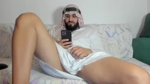 Snapshot of omar_xoxo chatting on 10, 9, 2025 Omar online show from 10, 9, 2025