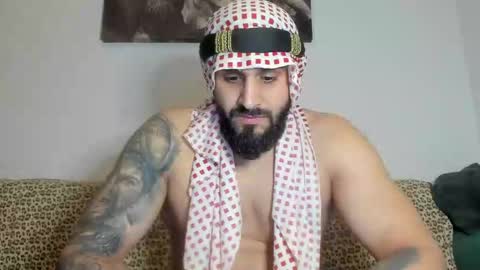 Snapshot of omar_xoxo chatting on 2, 10, 2025 Omar online show from 2, 10, 2025