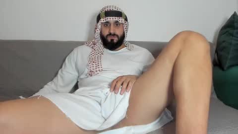 Snapshot of omar_xoxo chatting on 7, 10, 2025 Omar online show from 7, 10, 2025