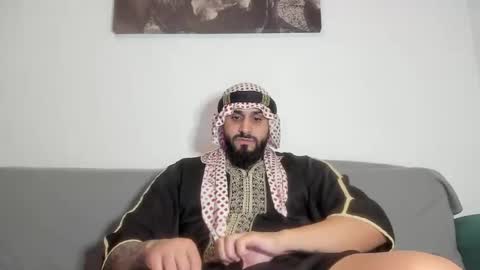 Snapshot of omar_xoxo chatting on 12, 11, 2025 Omar online show from 12, 11, 2025