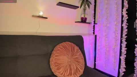 Violette online show from 19, 1, 2025