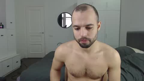 onebestlover online show from 10, 2, 2025