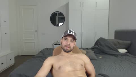 onebestlover online show from 26, 2, 2025