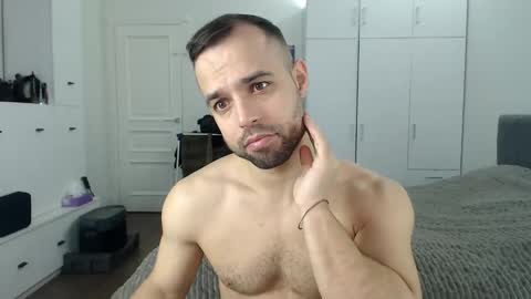 onebestlover online show from 28, 4, 2026