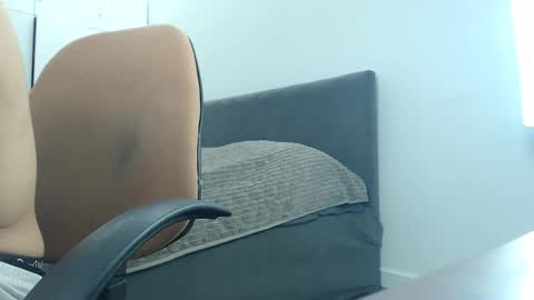 onebestlover online show from 9, 5, 2026