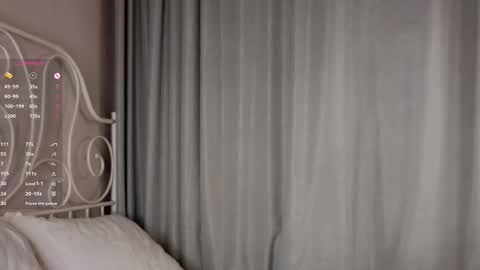 Snapshot of onemoreecall chatting on 12, 3, 2025 Lexi online show from 12, 3, 2025