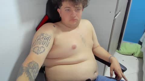 Snapshot of onewhiteboichub chatting on 9, 9, 2025 Andres INDEPENDENT MODEL online show from 9, 9, 2025