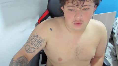 Snapshot of onewhiteboichub chatting on 26, 9, 2025 Andres INDEPENDENT MODEL online show from 26, 9, 2025