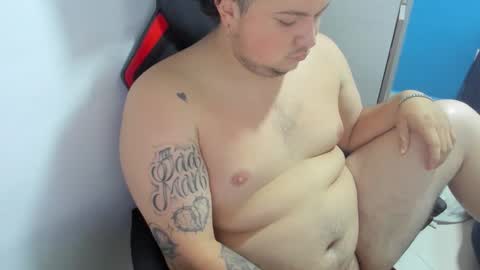 Snapshot of onewhiteboichub chatting on 24, 10, 2025 Andres INDEPENDENT MODEL online show from 24, 10, 2025