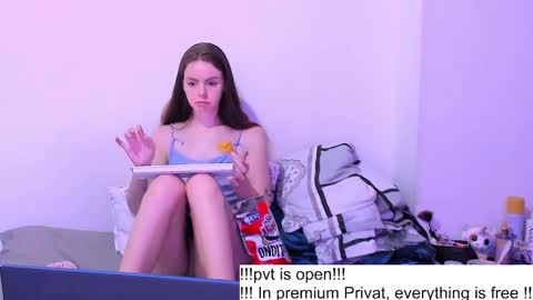 Snapshot of only_sarah1 chatting on 21, 10, 2025 only_sarah1 online show from 21, 10, 2025