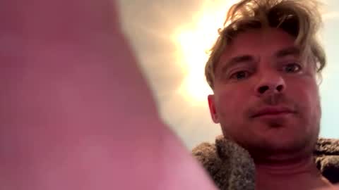 onlyloveyoutwice2016 online show from 11, 4, 2026