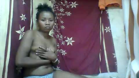 Snapshot of oooozafiette chatting on 24, 5, 2026 oooozafiette online show from 24, 5, 2026