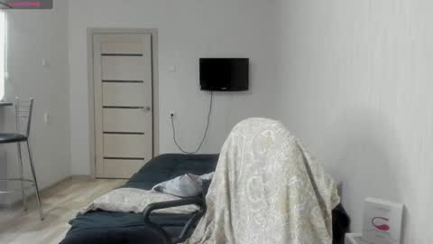 Snapshot of oops_britney chatting on 5, 1, 2025 Britney online show from 5, 1, 2025