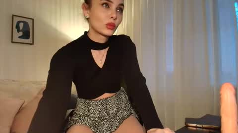 Snapshot of ophelia_blue chatting on 27, 11, 2025 ophelia blue online show from 27, 11, 2025