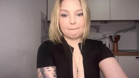 Snapshot of opheliaritz chatting on 13, 12, 2025 Ophelia online show from 13, 12, 2025