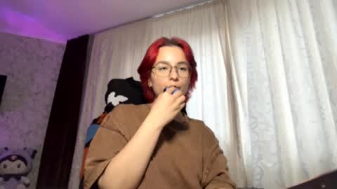 Snapshot of orahisle chatting on 12, 10, 2025 Thea online show from 12, 10, 2025