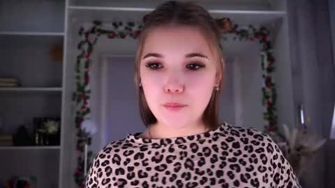 Snapshot of orastarcher chatting on 14, 12, 2025 Jenny online show from 14, 12, 2025