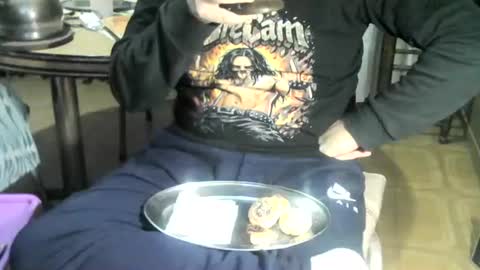 Snapshot of ore_cam chatting on 28, 4, 2026 Ore online show from 28, 4, 2026