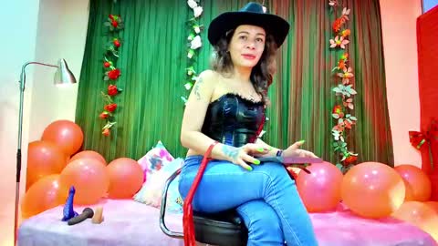 Snapshot of oriana_thomson2 chatting on 13, 2, 2025 Oriana online show from 13, 2, 2025