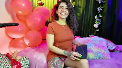 Snapshot of oriana_thomson2 chatting on 16, 2, 2025 Oriana online show from 16, 2, 2025