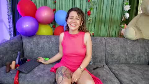 Snapshot of oriana_thomson2 chatting on 2, 3, 2025 Oriana online show from 2, 3, 2025