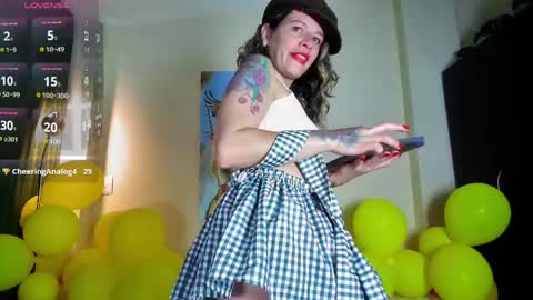 Snapshot of oriana_thomson2 chatting on 18, 5, 2026 Oriana online show from 18, 5, 2026