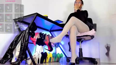 Snapshot of orianaflores chatting on 4, 11, 2025 You can call me Sussana online show from 4, 11, 2025