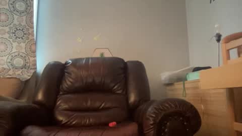 Snapshot of oscarcrouch17 chatting on 2, 12, 2025 Oscarbrittany online show from 2, 12, 2025