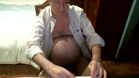 Snapshot of oscarw chatting on 28, 11, 2025 Oscar online show from 28, 11, 2025