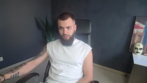 Snapshot of oscarwills chatting on 12, 7, 2026 OscarWills online show from 12, 7, 2026