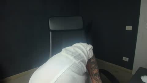 Snapshot of oscarwills chatting on 4, 8, 2026 OscarWills online show from 4, 8, 2026