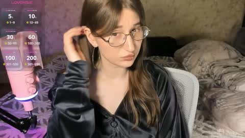 Snapshot of oskar_fucker chatting on 19, 5, 2026 Leliana online show from 19, 5, 2026