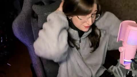 Snapshot of oskar_fucker chatting on 1, 6, 2026 Leliana online show from 1, 6, 2026