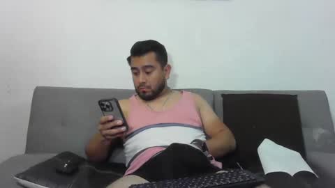 Snapshot of oskregal chatting on 7, 11, 2025 oskregal online show from 7, 11, 2025