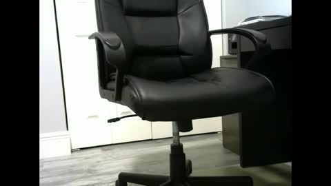 Snapshot of ossibottom chatting on 11, 12, 2024 Ossi online show from 11, 12, 2024