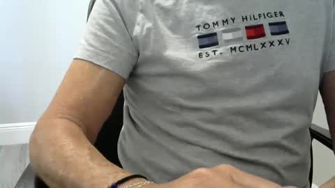 Snapshot of ossibottom chatting on 2, 2, 2025 Ossi online show from 2, 2, 2025