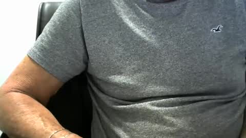 Snapshot of ossibottom chatting on 13, 9, 2025 Ossi online show from 13, 9, 2025