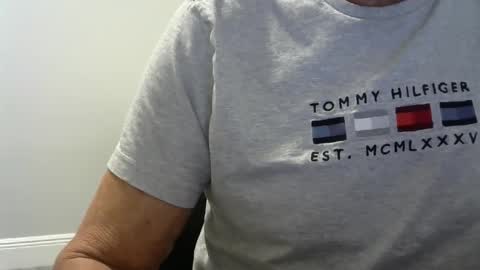 Snapshot of ossibottom chatting on 15, 9, 2025 Ossi online show from 15, 9, 2025