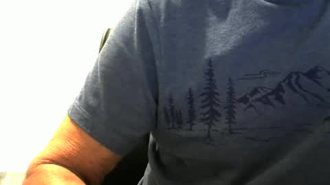 Snapshot of ossibottom chatting on 16, 9, 2025 Ossi online show from 16, 9, 2025