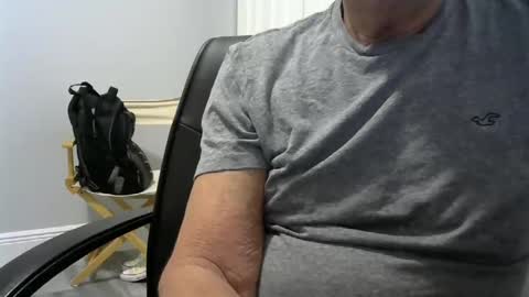 Snapshot of ossibottom chatting on 19, 9, 2025 Ossi online show from 19, 9, 2025