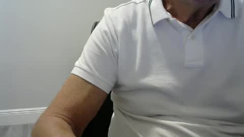 Snapshot of ossibottom chatting on 24, 9, 2025 Ossi online show from 24, 9, 2025