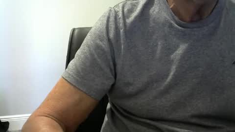 Snapshot of ossibottom chatting on 30, 9, 2025 Ossi online show from 30, 9, 2025