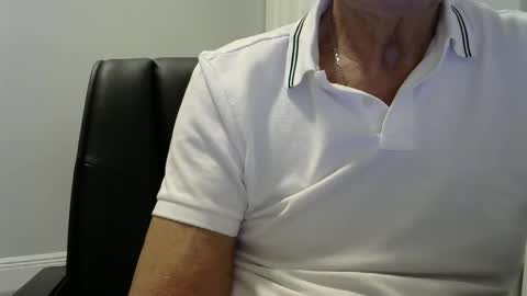 Snapshot of ossibottom chatting on 12, 10, 2025 Ossi online show from 12, 10, 2025