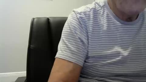 Snapshot of ossibottom chatting on 16, 10, 2025 Ossi online show from 16, 10, 2025