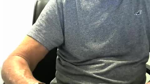 Snapshot of ossibottom chatting on 24, 10, 2025 Ossi online show from 24, 10, 2025