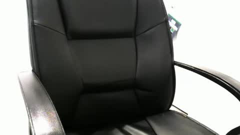 Snapshot of ossibottom chatting on 4, 11, 2025 Ossi online show from 4, 11, 2025