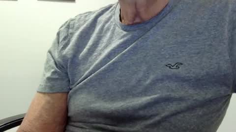 Snapshot of ossibottom chatting on 22, 6, 2026 Ossi online show from 22, 6, 2026