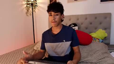 Snapshot of ostin_18hot chatting on 28, 10, 2025 ostin 18hot online show from 28, 10, 2025