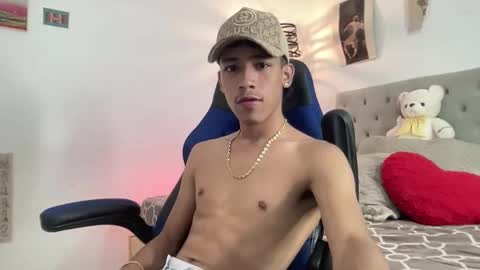 Snapshot of ostin_18hot chatting on 20, 11, 2025 ostin 18hot online show from 20, 11, 2025