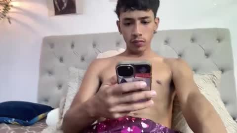 Snapshot of ostin_18hot chatting on 25, 11, 2025 ostin 18hot online show from 25, 11, 2025